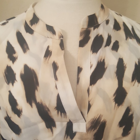 SOLD!!!  CHICO'S Hi-Lo Animal Print Tunic Shirt - Picture 2 of 5